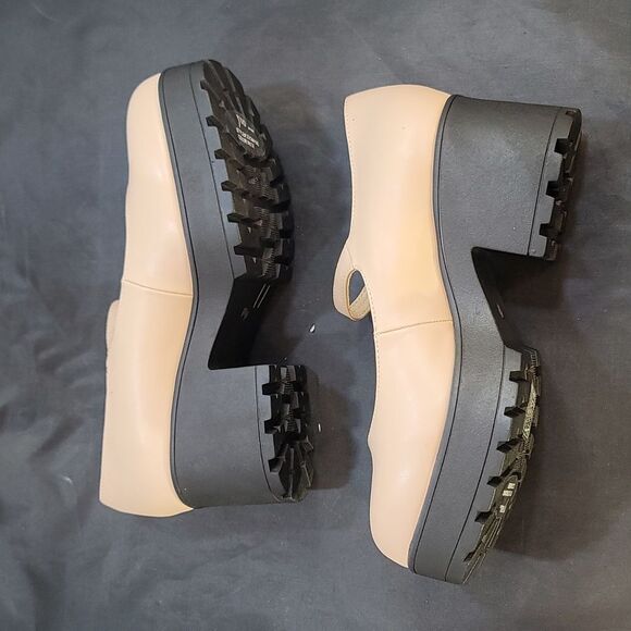 BRAND NEW YVO MARY-JANE WOMEN'S, BUCKLE DETAIL PLATFORM WEDGE PUMP - Picture 9 of 15